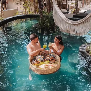 The Yellow Nest 5*, Tulum México