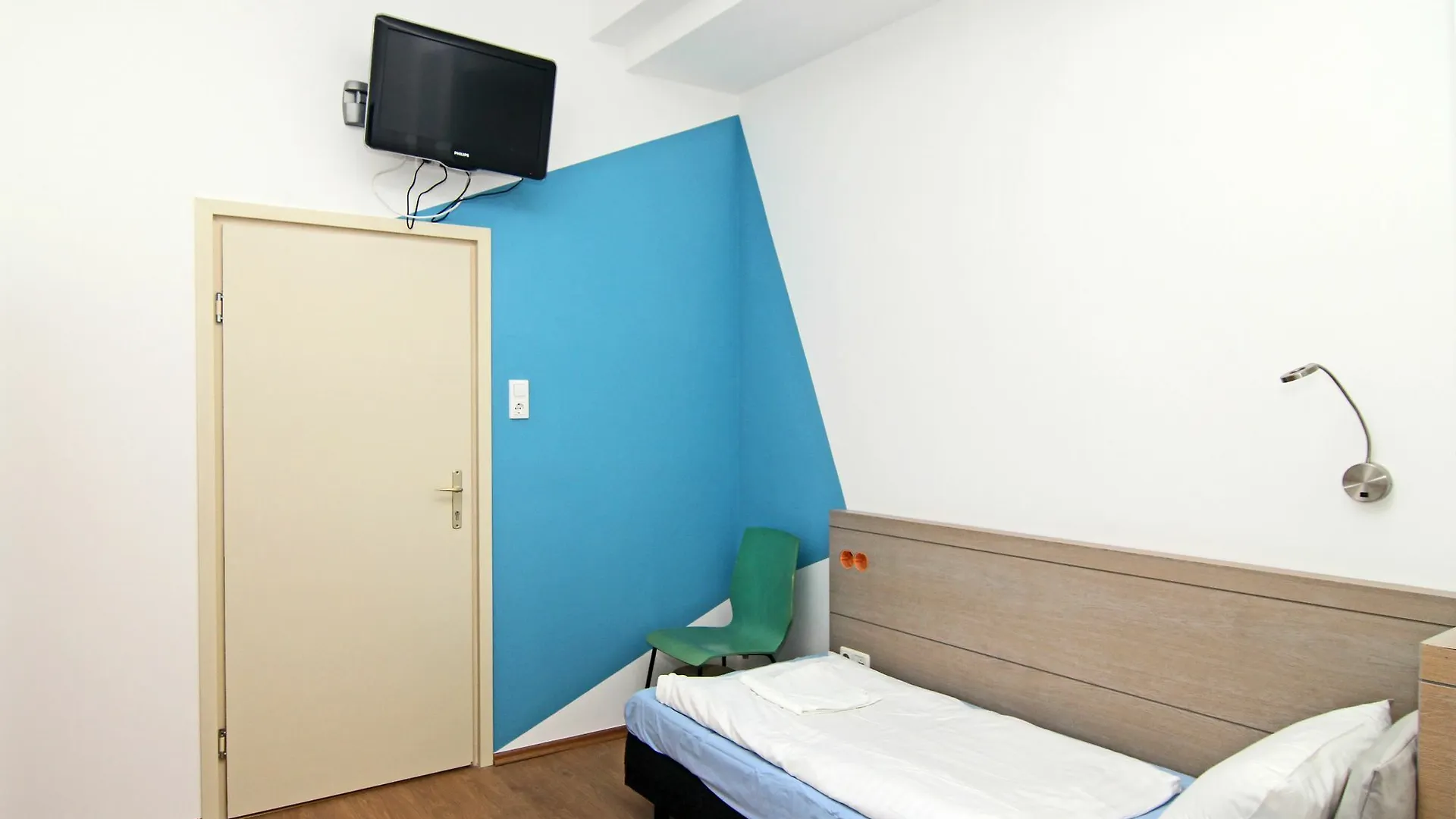 Wow City Hostel Будапешт Венгрия